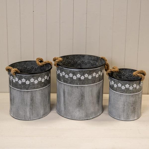 Set of 3 Zinc Planters Flower &amp; Rib Design