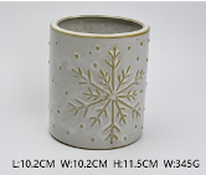 Reference image of snowflake pot with printed measurements