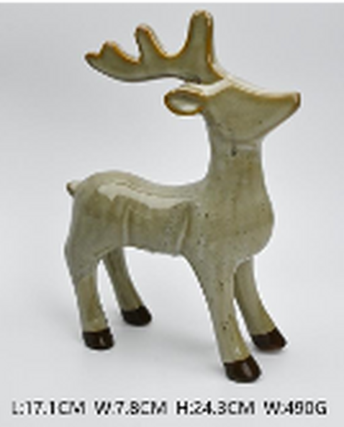 Reference image of standing reindeer ornament with printed measurements