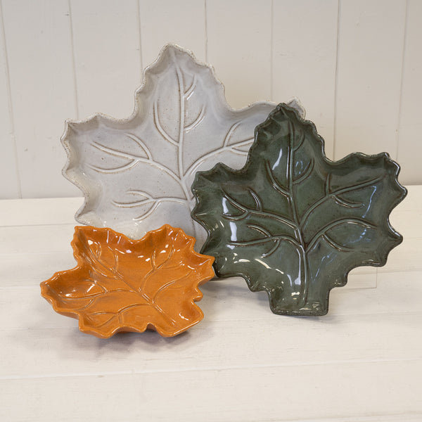 Dark Green Leaf-Shaped Plate